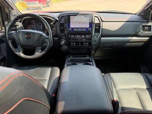 Used 2021 Nissan Titan PRO-4X w/ Pro-4x Convenience Package AWD/4WD image 10