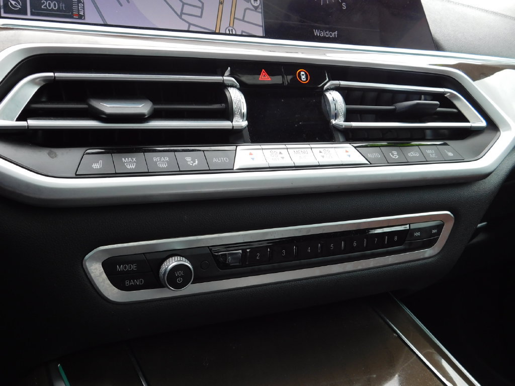 Used 2022 BMW X5 xDrive40i AWD/4WD image 25