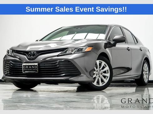 Used 2020 Toyota Camry LE FWD image 1