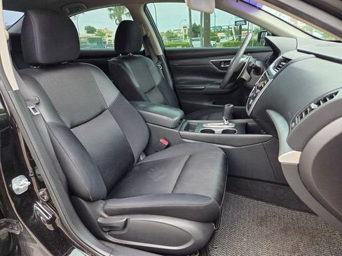 Used 2016 Nissan Altima 2.5 SR w/ LED Appearance Package FWD image 14