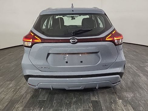 Used 2024 Nissan Kicks SV image 7