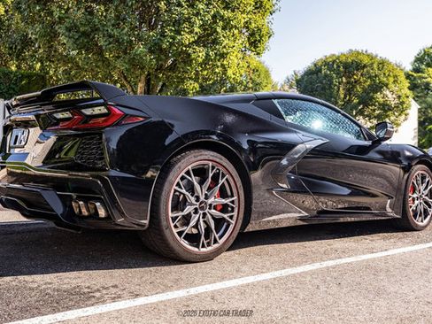 Used 2023 Chevrolet Corvette Stingray Coupe w/ Z51 Performance Package RWD image 8
