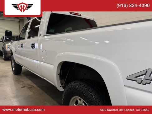 Used 2007 Chevrolet Silverado 2500 LT w/ Heavy-Duty Power Package image 4