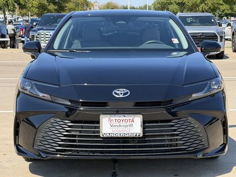 Used 2026 Toyota Camry LE w/ Convenience Package FWD image 8