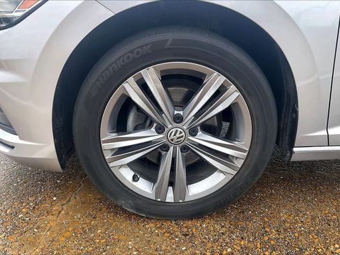Used 2019 Volkswagen Jetta R-Line w/ R-Line Cold Weather Package FWD image 7