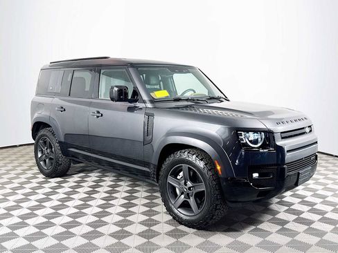 Used 2023 Land Rover Defender 110 X-Dynamic SE AWD/4WD image 3