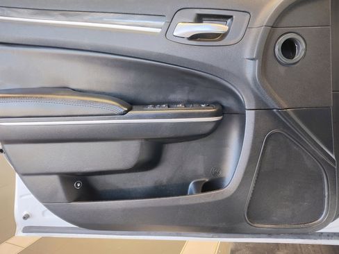 Used 2020 Chrysler 300 Touring image 24