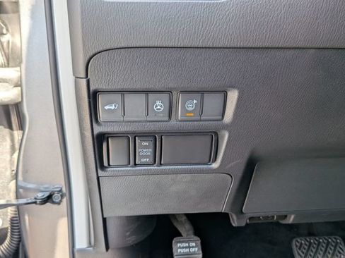 Used 2024 Nissan Armada Platinum w/ Captain's Chairs Package RWD image 18