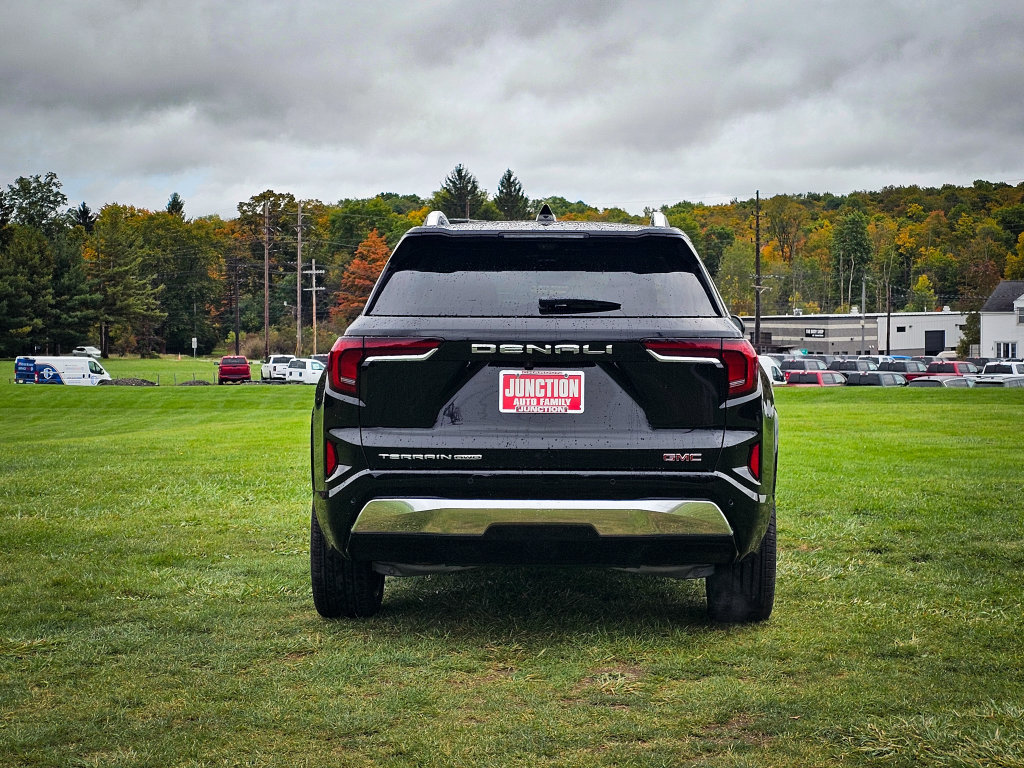 New 2027 GMC Terrain Denali AWD/4WD image 4