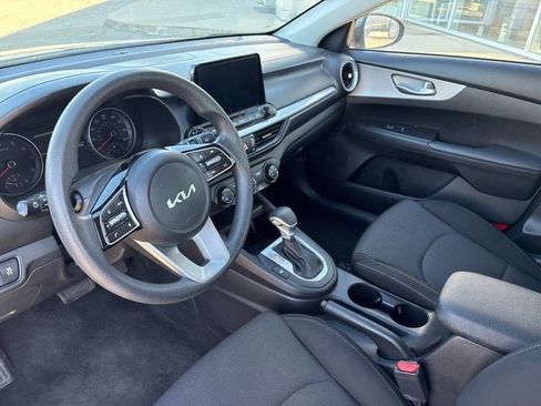 Used 2023 Kia Forte LXS image 9