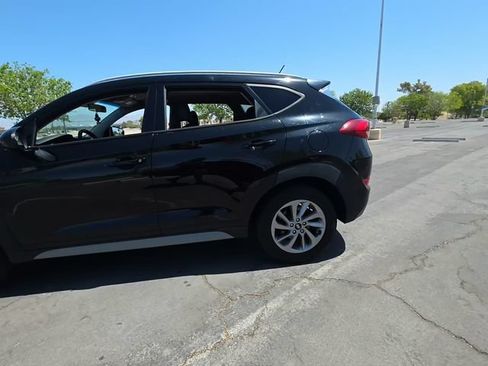 Used 2017 Hyundai Tucson SE w/ SE Popular Package 02 AWD/4WD image 2