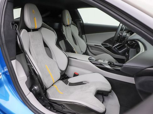 Certified 2025 Ferrari 12Cilindri RWD image 40
