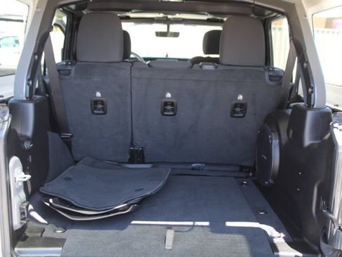 Used 2022 Jeep Wrangler Unlimited Sahara w/ Cold Weather Group AWD/4WD image 47
