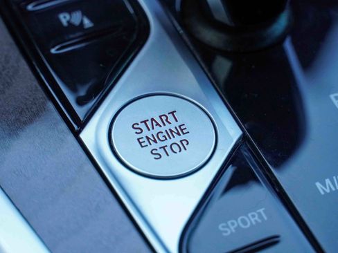 Used 2023 BMW X6 xDrive40i w/ M Sport Package image 18