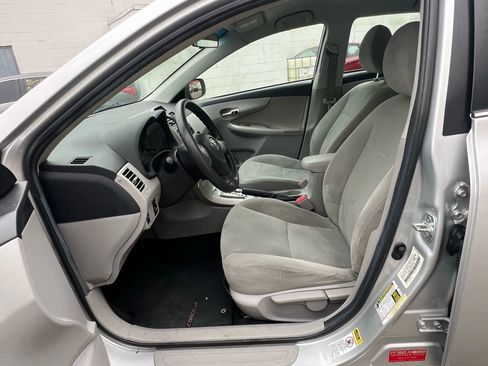 Used 2013 Toyota Corolla LE image 24