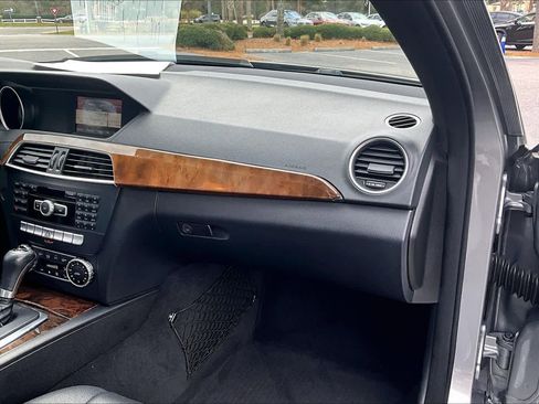 Used 2014 Mercedes-Benz C 250 Sedan image 19