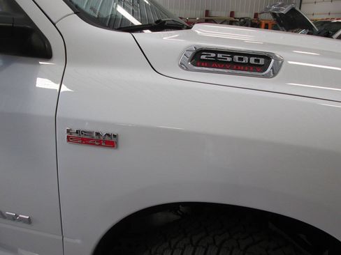 Used 2021 RAM 2500 Tradesman AWD/4WD image 25