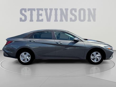 New 2026 Hyundai Elantra SE FWD image 9