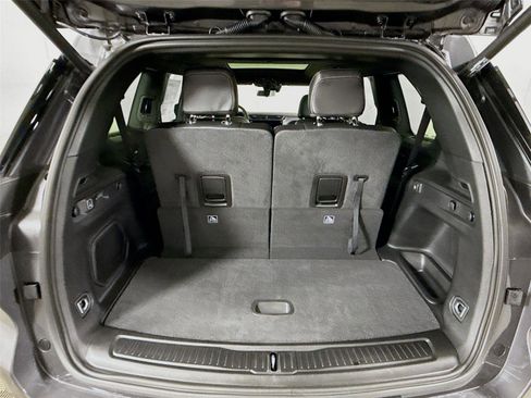 New 2026 Jeep Grand Cherokee L Limited w/ Luxury Tech Group II AWD/4WD image 21
