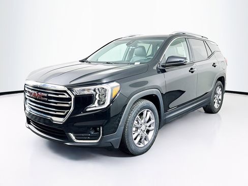 Used 2024 GMC Terrain SLT image 3