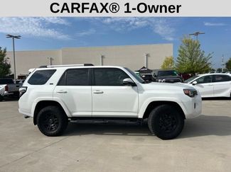 Used 2022 Toyota 4Runner SR5 Premium w/ Moonroof Package AWD/4WD video 2