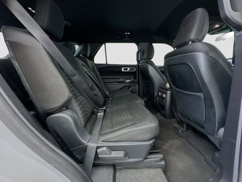 Used 2020 Ford Explorer XLT RWD image 18