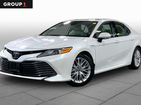 Used 2019 Toyota Camry XLE w/ Driver Assist Package FWD image 1