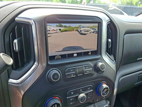 Certified 2020 Chevrolet Silverado 1500 LT w/ Convenience Package AWD/4WD image 6