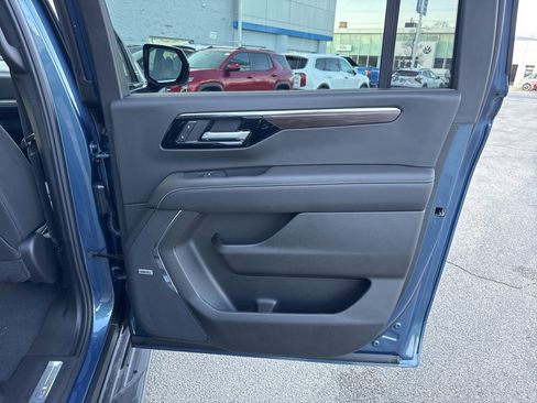 Used 2025 Chevrolet Suburban Premier w/ Sun And Tow Package image 11