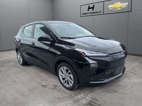 New 2027 Chevrolet Bolt LT w/ Comfort Package FWD image 1