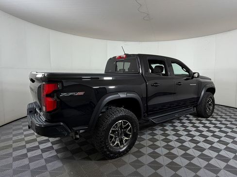 Used 2024 Chevrolet Colorado ZR2 w/ Technology Package image 4