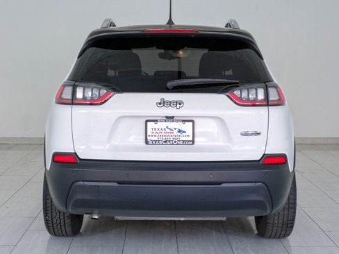 Used 2021 Jeep Cherokee Latitude Plus AWD/4WD image 7
