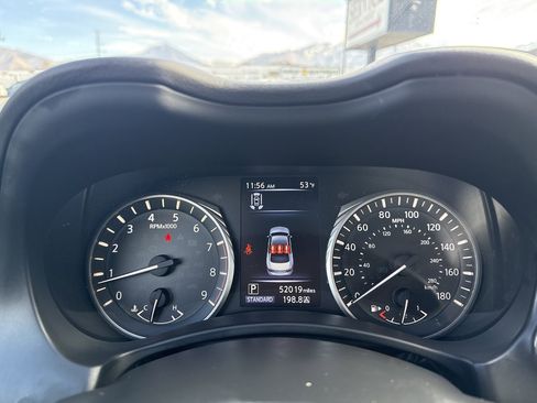 Used 2023 INFINITI Q50 Sensory image 28