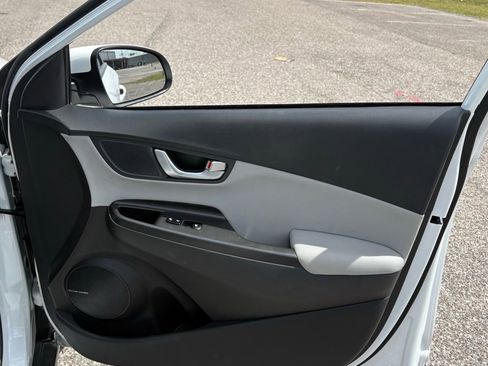 Used 2023 Hyundai Kona Limited w/ Cargo Package FWD image 17