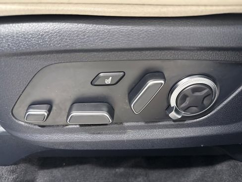 Used 2024 Hyundai Palisade Calligraphy image 24