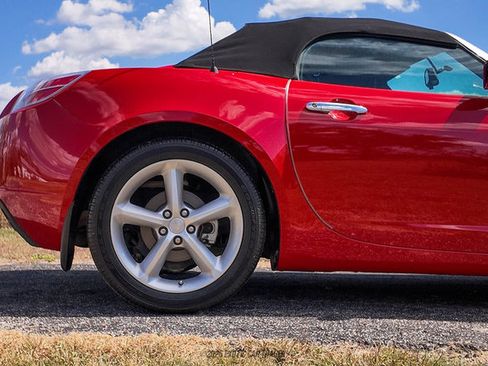 Used 2009 Saturn Sky w/ Premium Trim Package RWD image 8