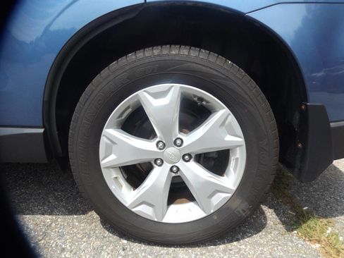 Used 2015 Subaru Forester 2.5i Premium w/ All-Weather Package image 18