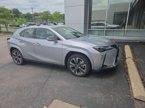 Used 2024 Lexus UX 250h AWD w/ Premium Package image 13