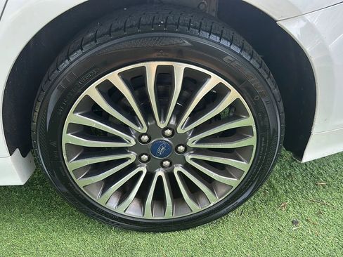 Used 2017 Ford Fusion SE w/ Fusion SE Technology Package AWD/4WD image 48