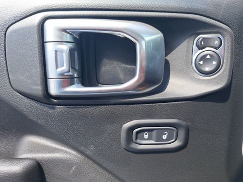 Used 2021 Jeep Wrangler Unlimited Sport AWD/4WD image 23