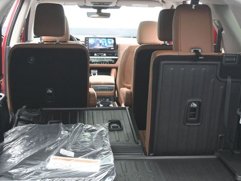 New 2026 Nissan Pathfinder Platinum AWD/4WD image 22