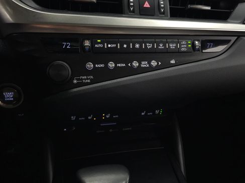 Used 2020 Lexus ES 350 w/ Premium Package image 28