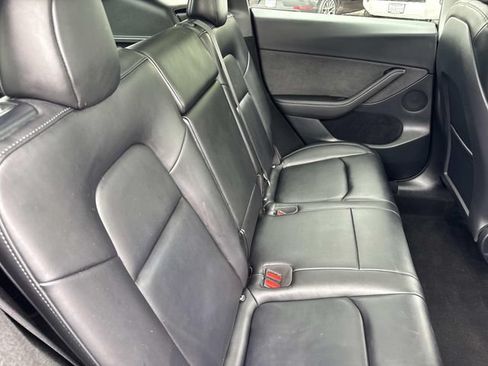 Used 2024 Tesla Model Y Long Range AWD/4WD image 34