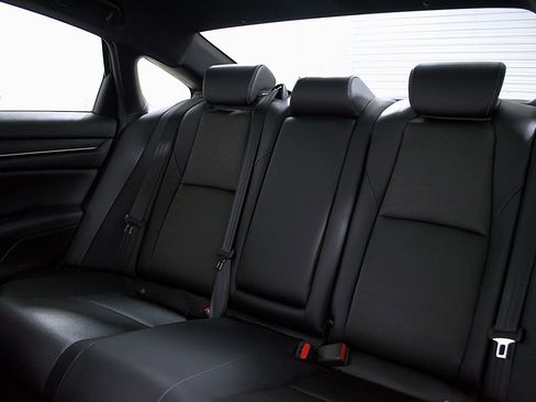 Used 2022 Honda Accord Sport image 16