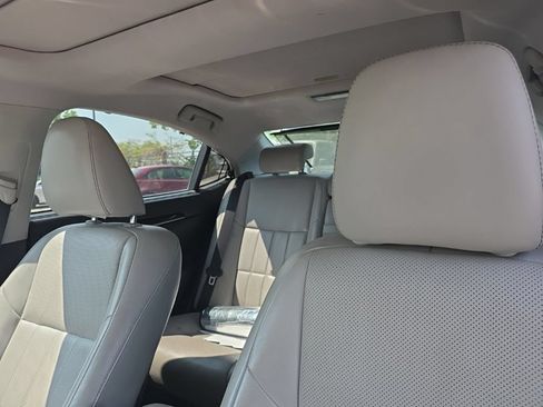 Used 2017 Lexus ES 350 w/ Ultra Luxury Package FWD image 11