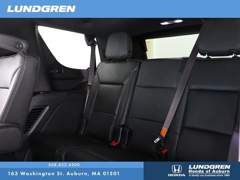 Used 2024 Chevrolet Tahoe High Country AWD/4WD image 15