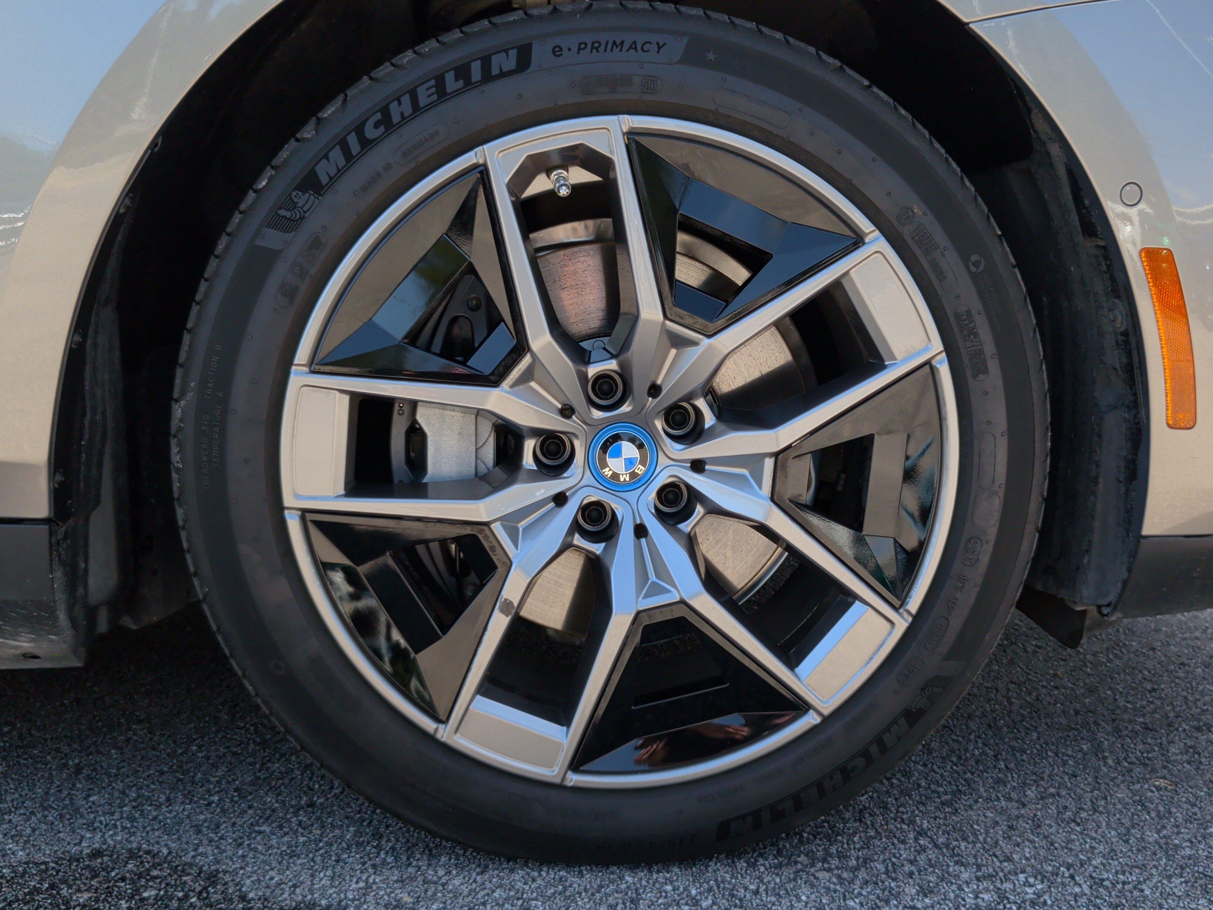 Certified 2024 BMW i5 eDrive40i w/ Premium Package RWD image 14