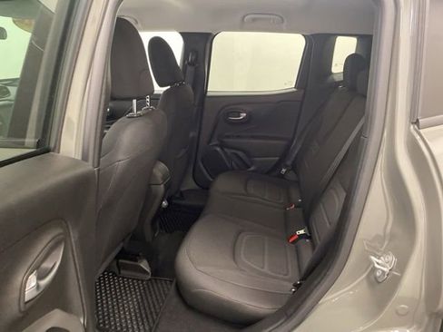 Used 2022 Jeep Renegade Latitude AWD/4WD image 22