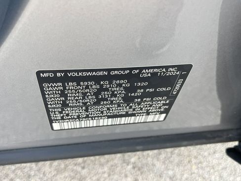 Used 2025 Volkswagen Atlas SE AWD/4WD image 36