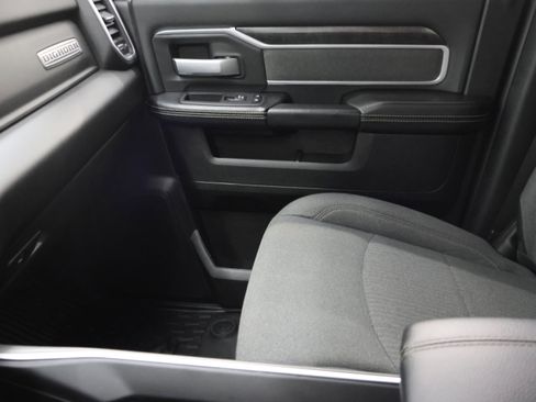 Used 2022 RAM 2500 Big Horn w/ Night Edition AWD/4WD image 13